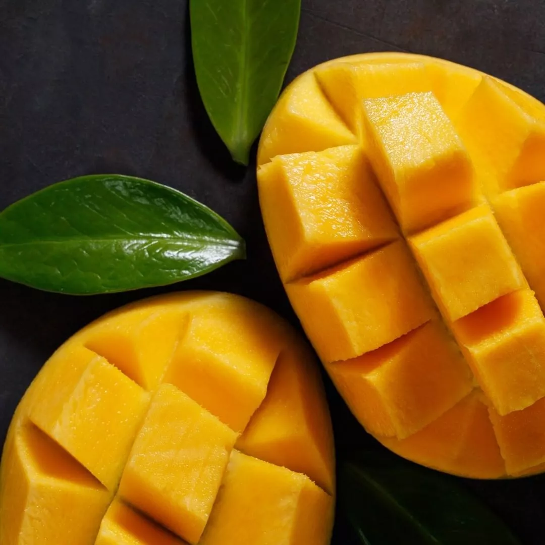 Can Lovebirds Eat Mango